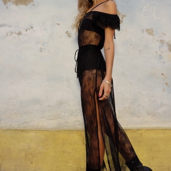 Rat and Boa lace coverup OS - Picture 3 of 7